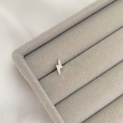 Piercing de Prata Raio Cravejado