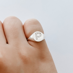 Anel de Prata Inicial Cravejada Mindinho Regulável - comprar online