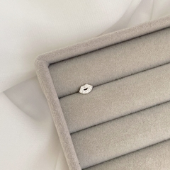 Piercing de Prata Boca Cravejada