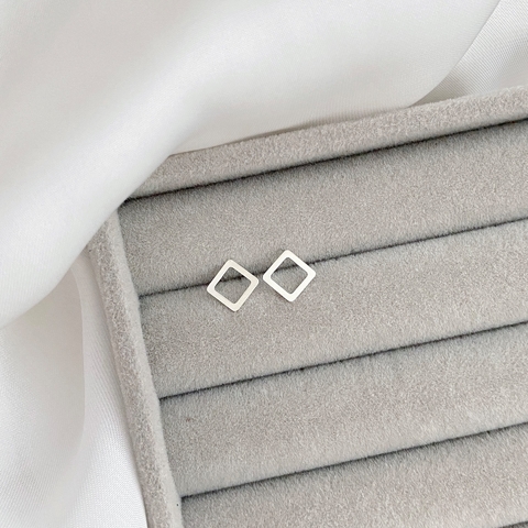 Brinco de Prata Quadrado Vazado