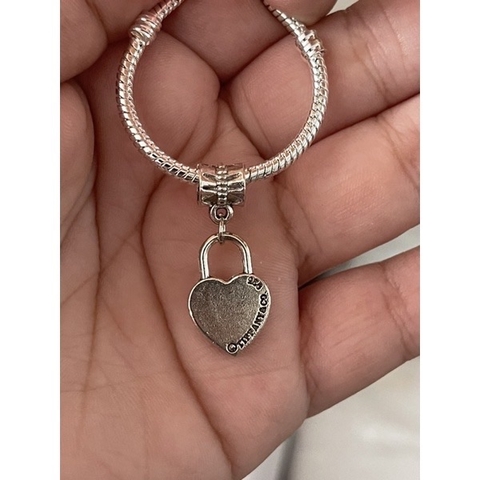 berloque pingente Tiffany coração cadeado na internet