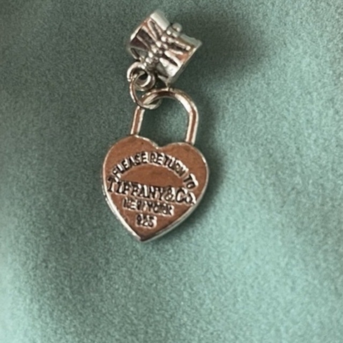 berloque pingente Tiffany coração cadeado