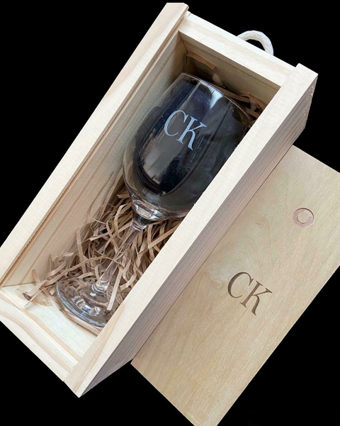 Copa de Vidrio 600 Ml en caja de madera Grabadas en laser