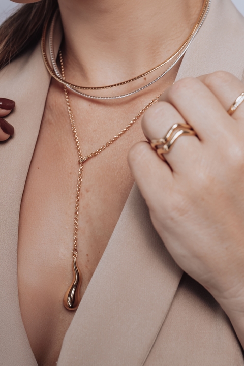 Colar Regulável com Pingente Orgânico Dourado - comprar online