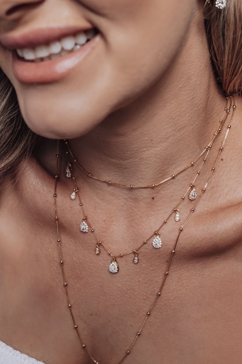 Colar com Pingentes de Gota Dourado - comprar online