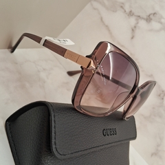Óculos Solar Feminino Guess na internet