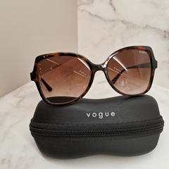 Óculos Solar Feminino Vogue - comprar online