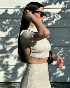 Cropped Lana na internet