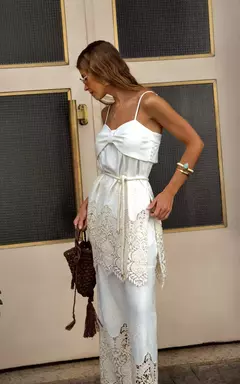 CONJ.BLUSA LINHO BORDADO E CALÇA RETA LINHO - comprar online