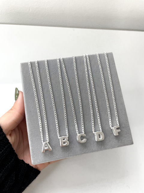 Colar Letra corrente grumet