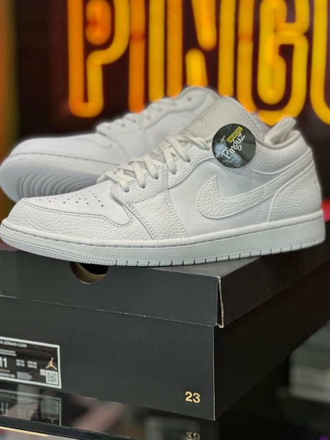 JORDAN 1 LOW TRIPLE WHITE TALLA 28CM