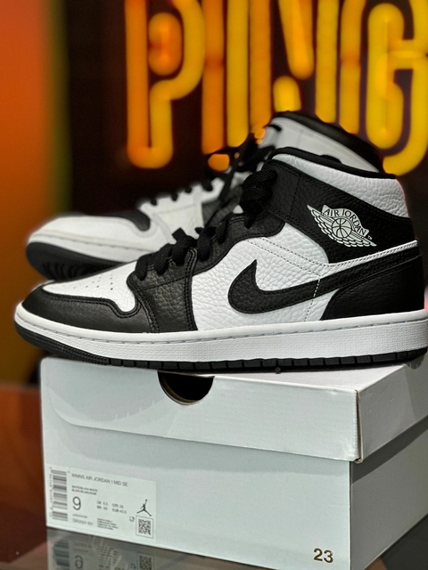 JORDAN 1 MID SPLIT BLACK AND WHITE G5