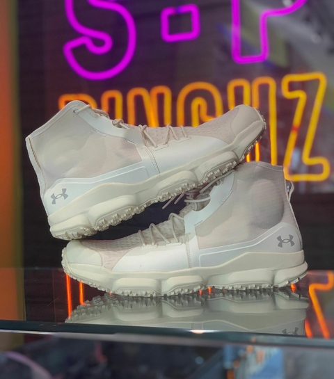 BOTAS UNDER ARMOUR BEIGE G5