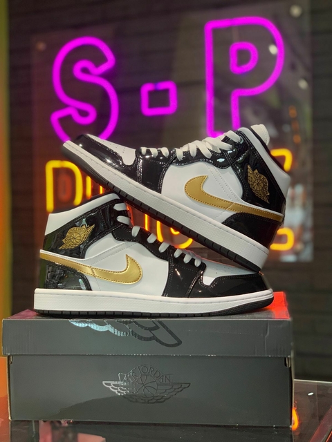 J1 MID PATENT BLACK WHITE GOLD TALLA 28 CM