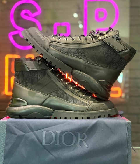 CHRISTIAN DIOR BOTA BLACK