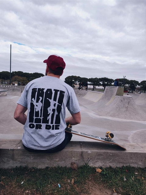 SKATE OR DIE UNISEX