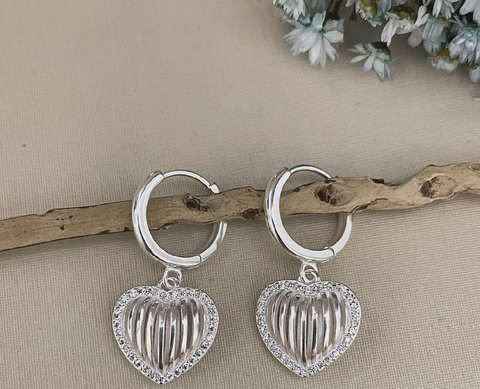 Brinco argola click coração com zircônia prata 925