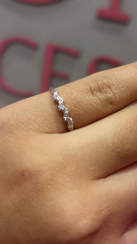 Anel com zircônia prata 925