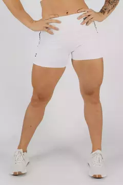 SHORT GROOVY KEBRA KEXO BRANCO na internet