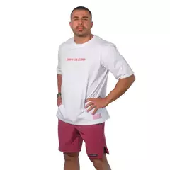 CAMISETA MASC OVERSIZED BRANCA CVERMELHO