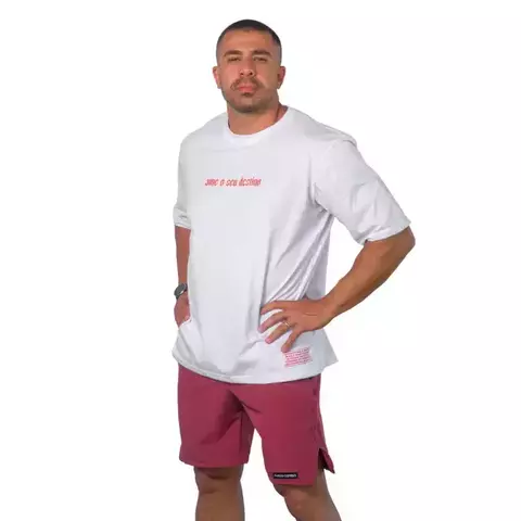 CAMISETA MASC OVERSIZED BRANCA CVERMELHO
