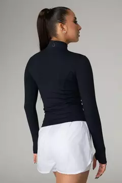 Casaquinho Move OnMove Preto - Armazém do Wod