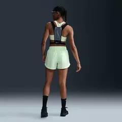 Shorts Nike Dri-FIT Tempo Feminino HM6096-017 na internet