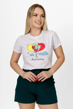 T-SHIRT AUTISMO BALÕES NAS NUVENS