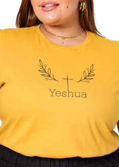 T-SHIRT PLUZ SIZE YESHUA - comprar online