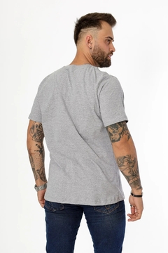 CAMISETA MASCULINA JESUS FIRST na internet