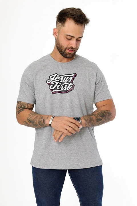 CAMISETA MASCULINA JESUS FIRST