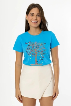 T-SHIRT ÁRVORE BORBOLETAS COM STRASS na internet