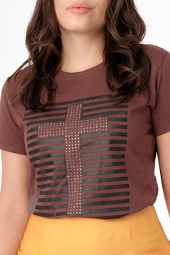 T-SHIRT CRUZ COM STRASS - comprar online
