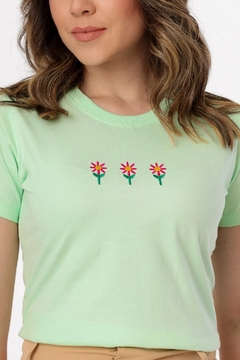 T-SHIRT FLORZINHAS BORDADAS - comprar online