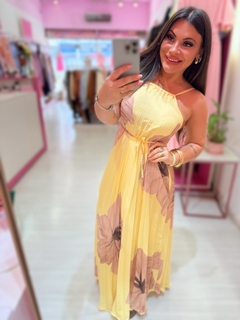 Imagem do Vestido longo plissado amarelo