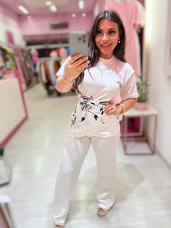 Conjunto calça e blusa Antonella branco na internet