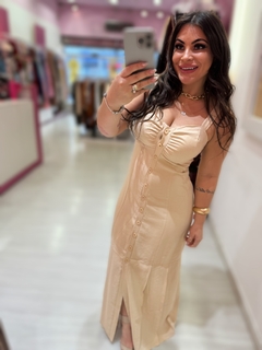 Vestido midi botões Caroline (nude) - Diamante Rose | Moda feminina Esteio | Loja de roupas feminina