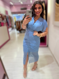 Vestido midi transpassado Mika verão azul estampado