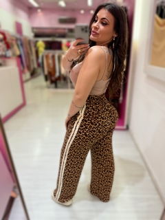 Calça Pantalona onça - comprar online
