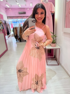 Vestido longo plissado rosa