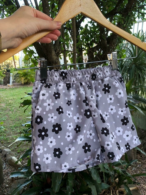 Short Tactel Menina Cinza