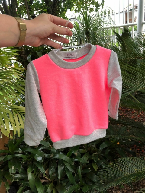 Blusa de Moletinho Salamê - Cinza + Rosa Neon