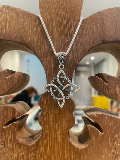 Pingente Nó de Bruxa