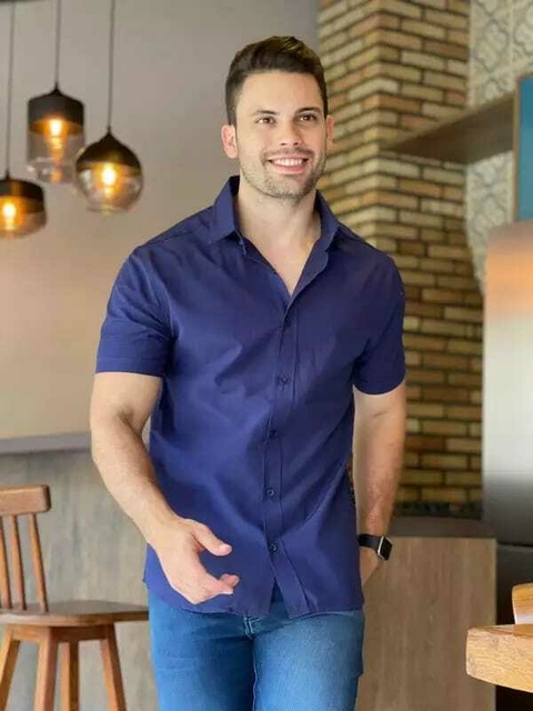 Camisa masculina social Slim manga curta azul Marinho