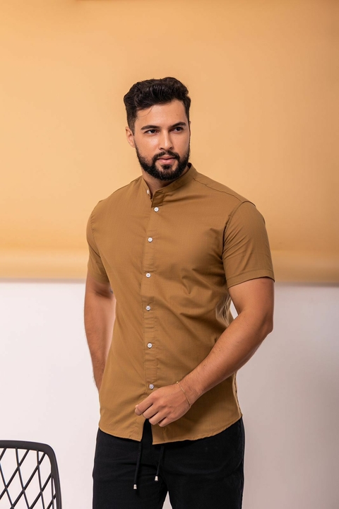 Camisa Social Masculina Gola Padre na Cor Amarelo Queimado