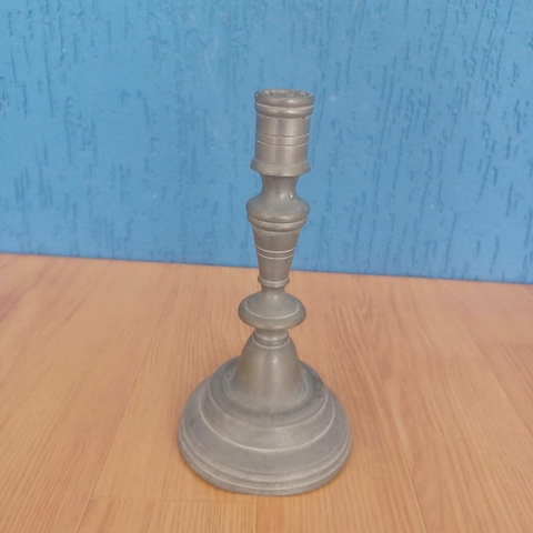 Castiçal em estanho