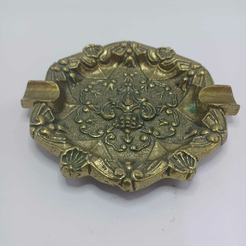 Cinzeiro em bronze todo trabalhado