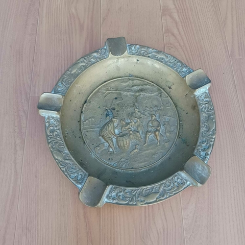 Cinzeiro antigo em bronze maciço