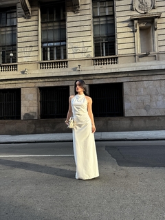 63 - VESTIDO TORCIDO NAS COSTAS na internet