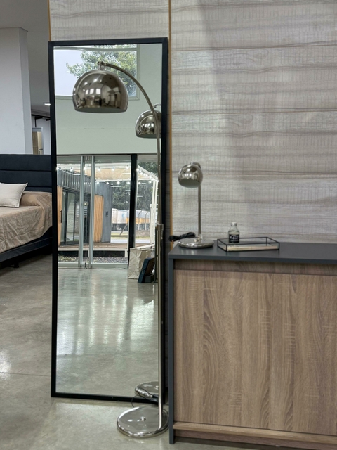 Espejo rectangular con marco de hierro